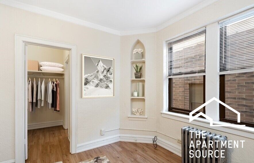 Building Photo - 4827 N Damen Ave