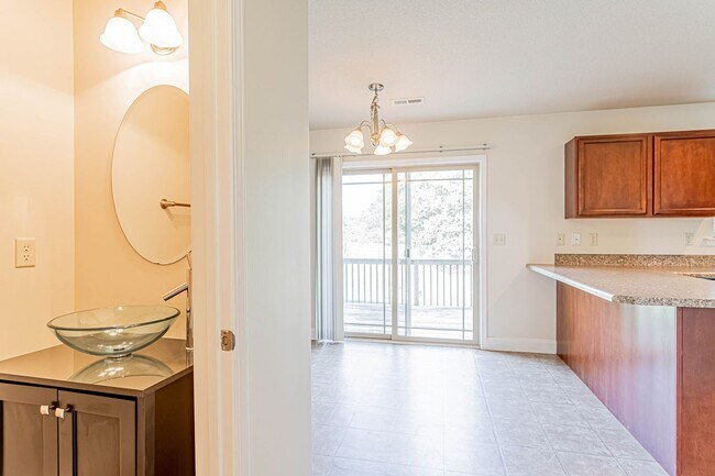 Building Photo - Home with Gorgeous Mountain Views!