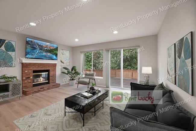 Building Photo - Like-New and HUGE 5-Bedroom Home in Prime Bellevue Location!!