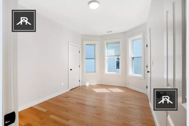 Building Photo - 3 bedroom in Allston MA 02134