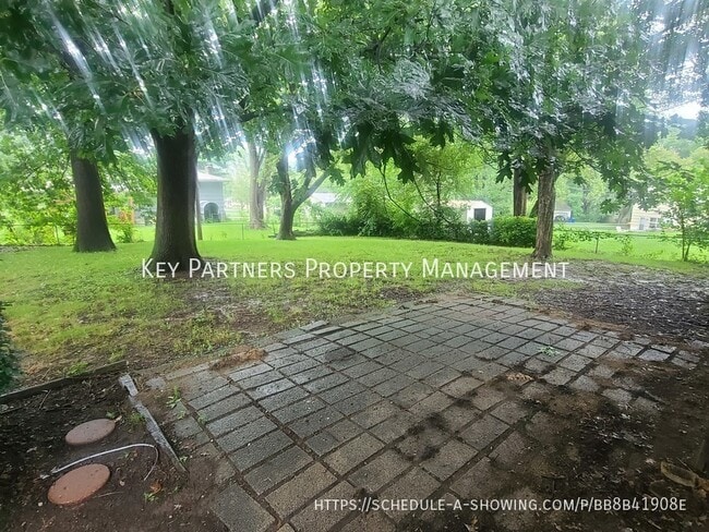 Building Photo - 7115 Larsen-