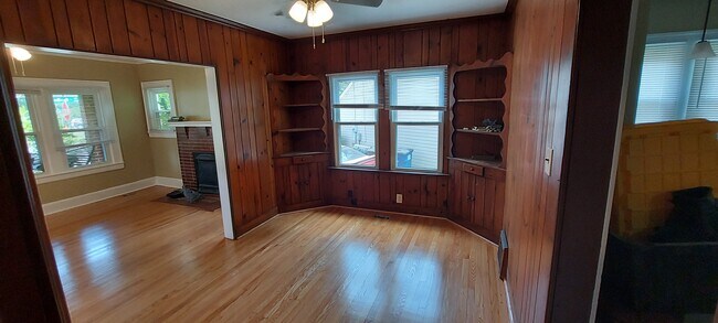 Dining room - 2916 Woodleigh St