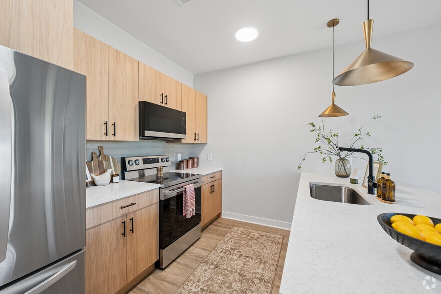 The Marie 1BR, 1BA - 665SF - Kitchen - The Michelle
