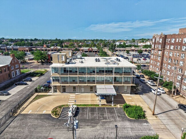 Building Photo - 4100 Lindell Blvd