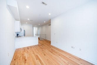 Building Photo - 1642 N Marshall St
