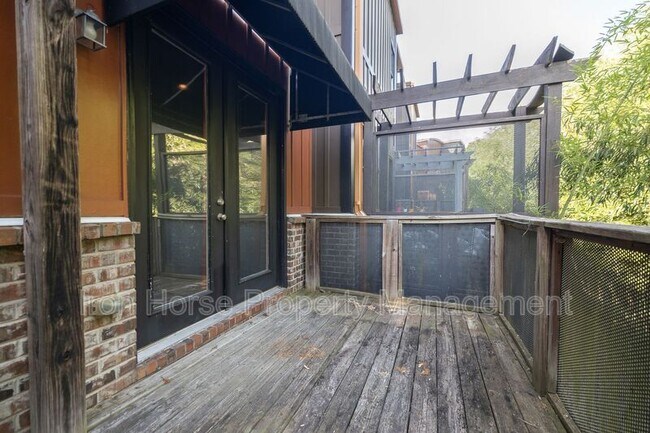 Building Photo - 118 Ruth Dr