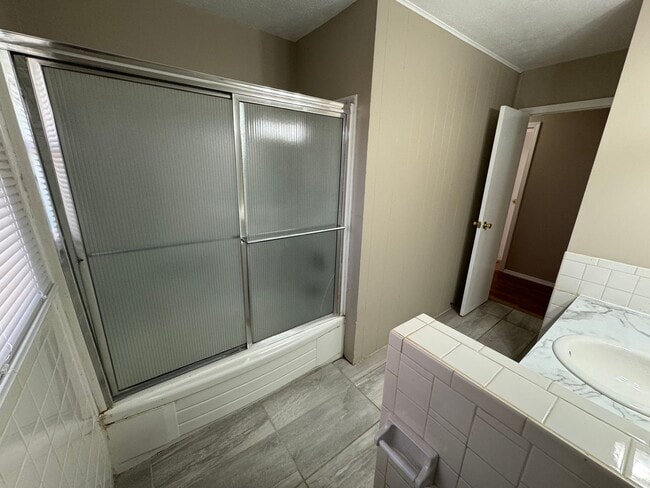 Building Photo - All Brick Home available NOW!