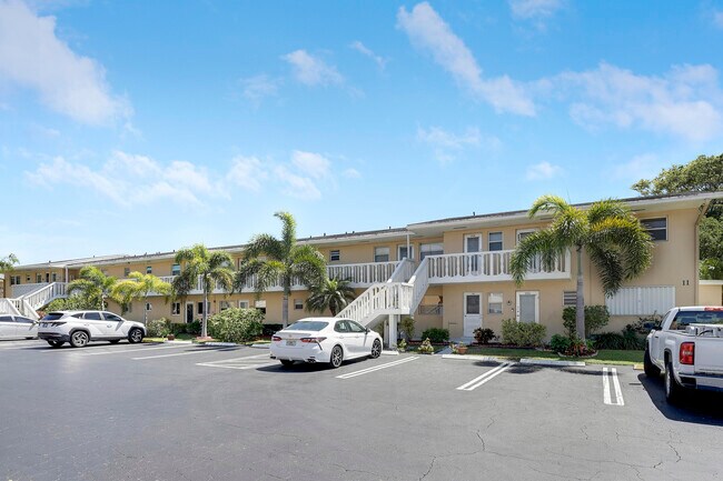 Primary Photo - 2132 NE 1st Way