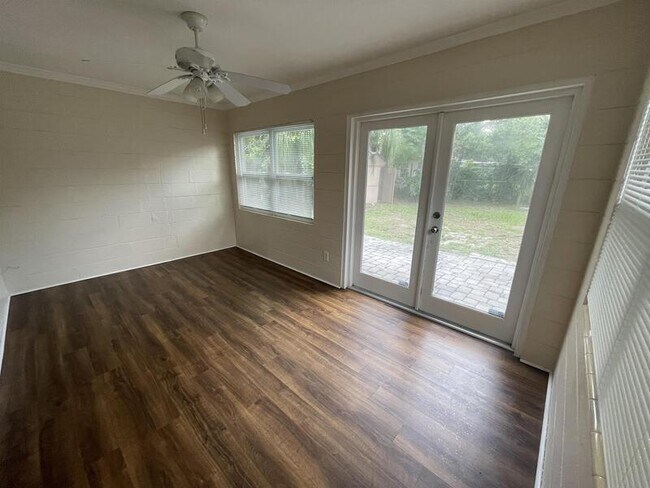 Building Photo - 1034 Dunraven Dr