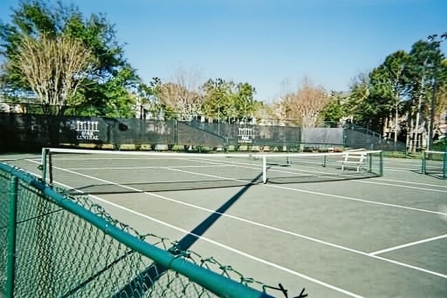 Building Photo - 2/2 Upgraded Spacious Condo in Park Central, Millenia area