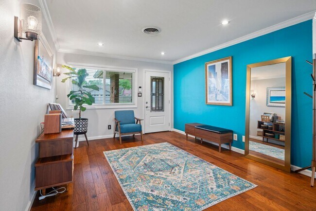 Building Photo - 2407 Willowby Dr