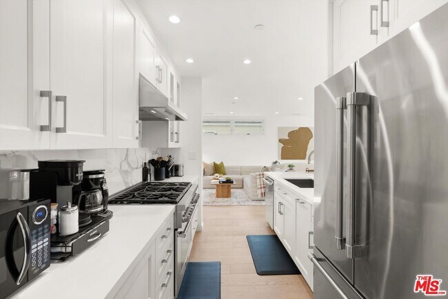 Building Photo - 3464 Greenwood Ave