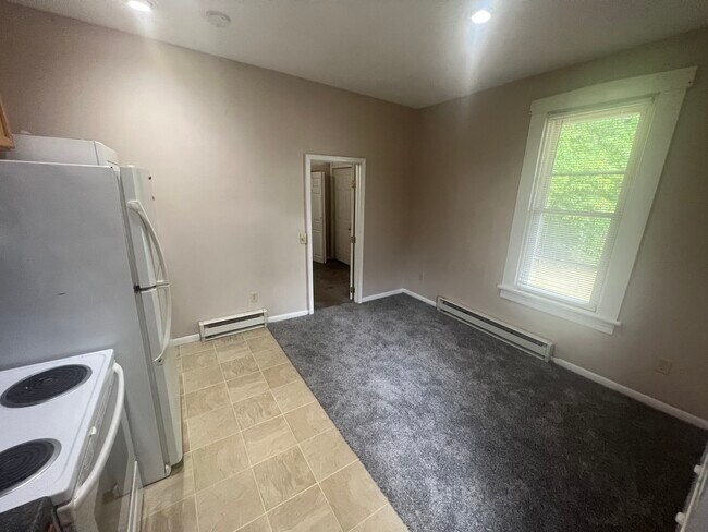 Building Photo - 124 High St