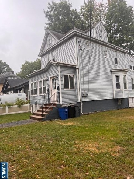 Building Photo - 73 College Pl