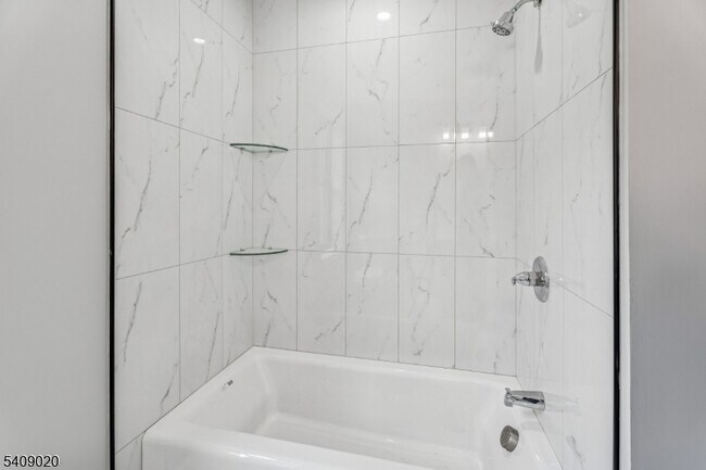 Building Photo - 268 Morris Ave