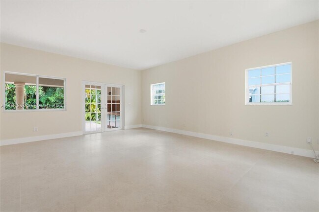 Building Photo - 8320 NW 167th Terrace