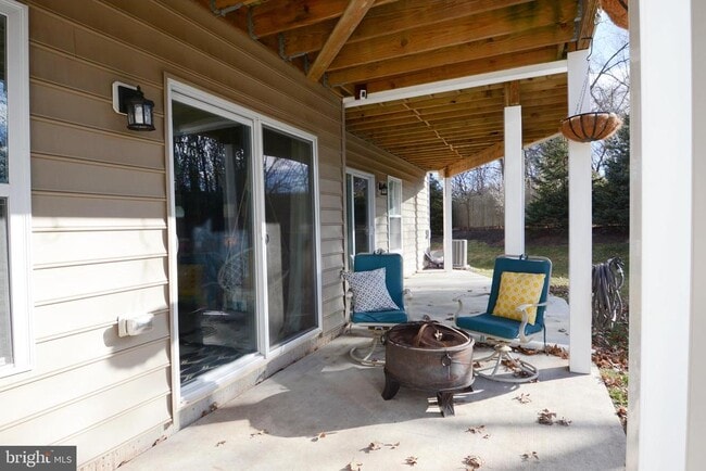 Building Photo - 326 W Hamlin Ave