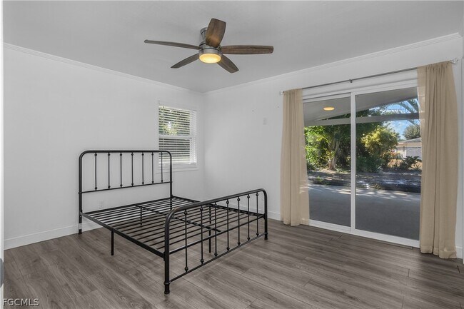 Building Photo - 174 2nd St