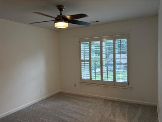 Building Photo - 96 Highgrove Dr
