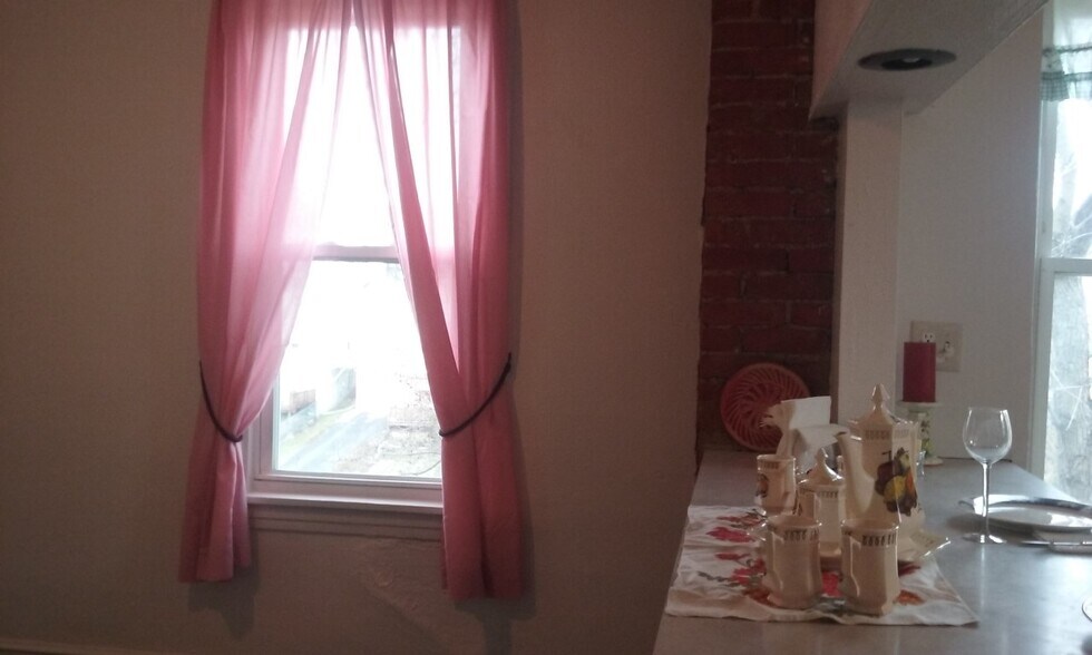 Dining Room - 70 Glenbury St