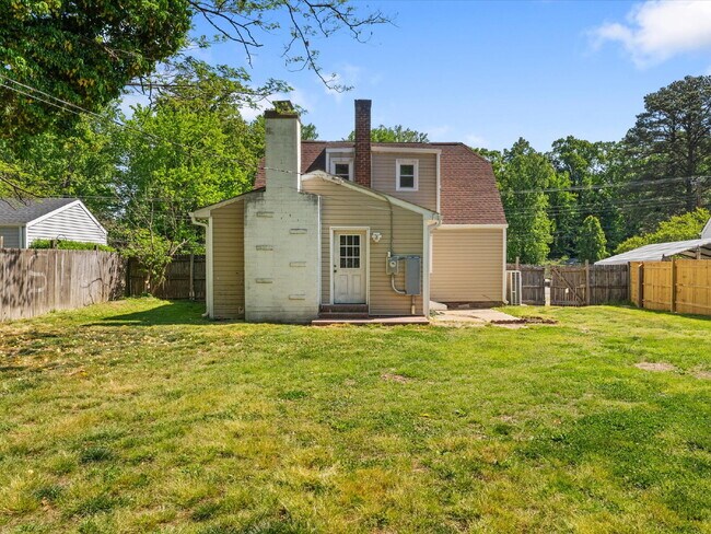 Building Photo - 7602 Woodman Rd