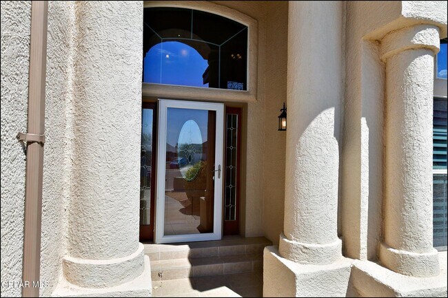 Building Photo - 14157 Robert Ituarte Dr