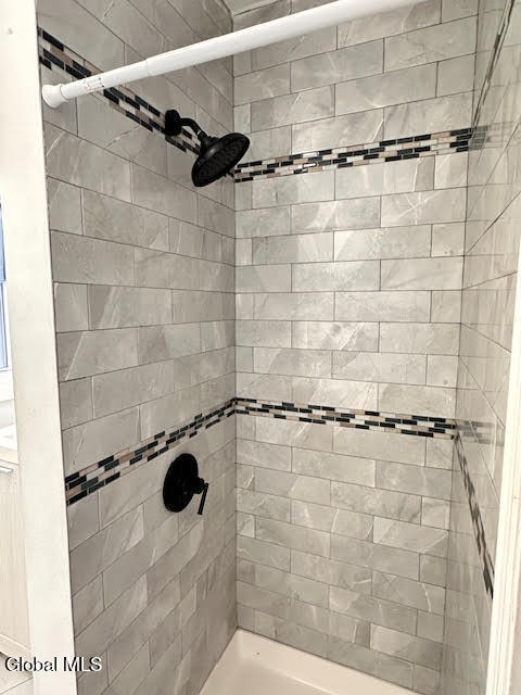 Building Photo - 183 Maple Ave