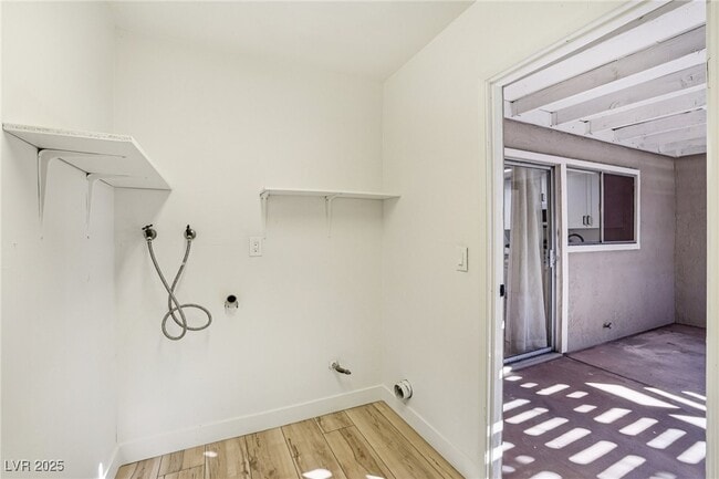 Building Photo - 2414 Paradise Village Way