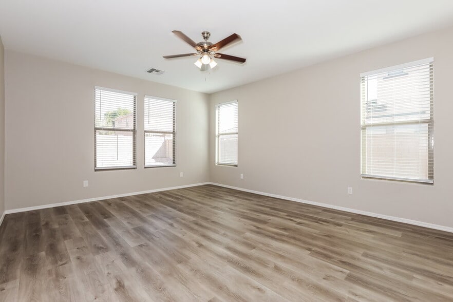 Building Photo - 6879 S Onyx Dr