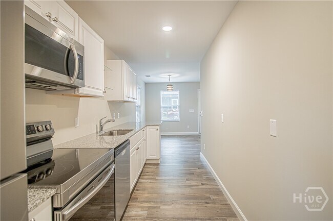 Building Photo - 22 Nelson St