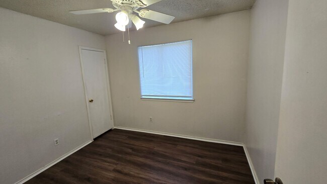 Building Photo - 7204 Hardesty