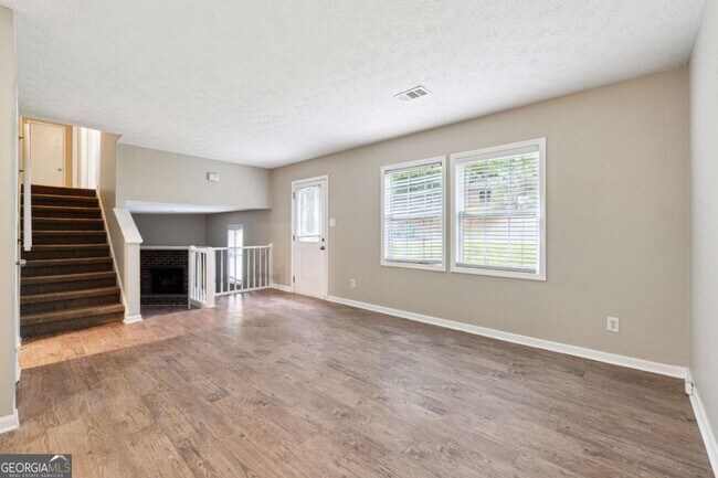 Building Photo - 4326 Dogwood Farms Dr