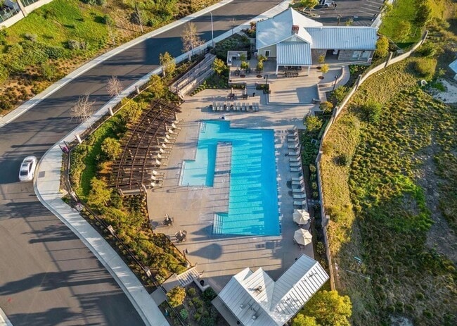 Building Photo - Beautiful Two-Story Home in the Newer Community of Horse Creek Ridge in Fallbrook!