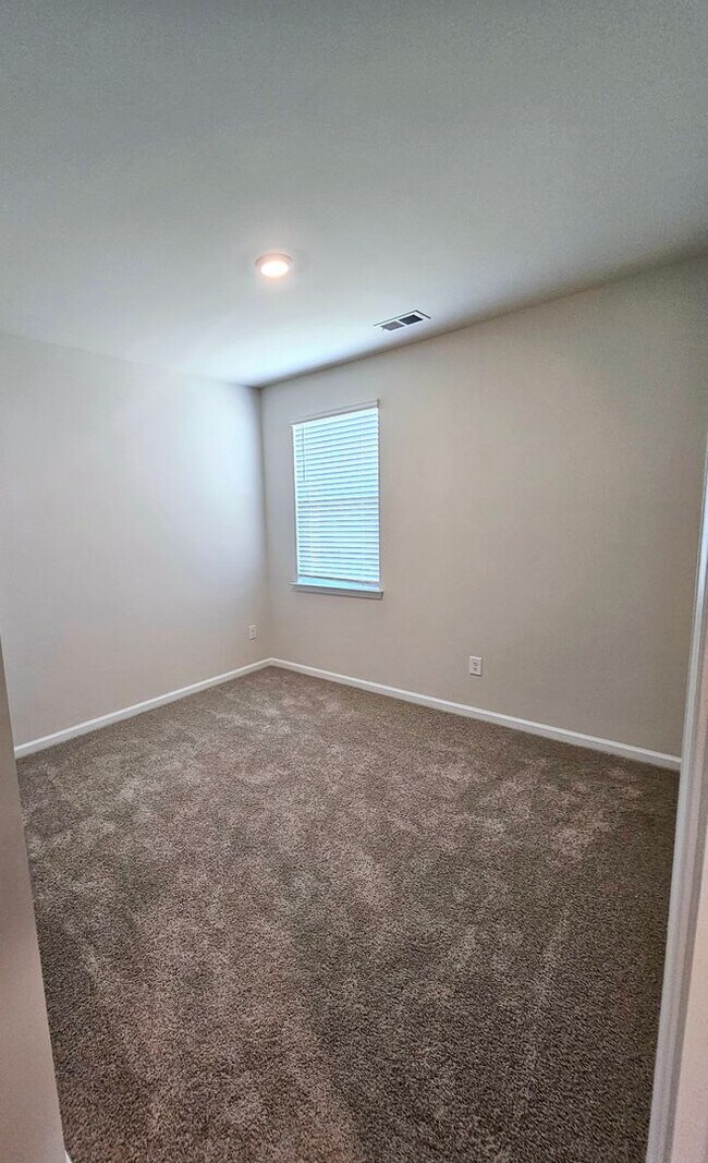Building Photo - 3015 Long Spur Dr