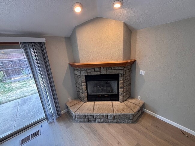 Building Photo - 3052 Gary Dr