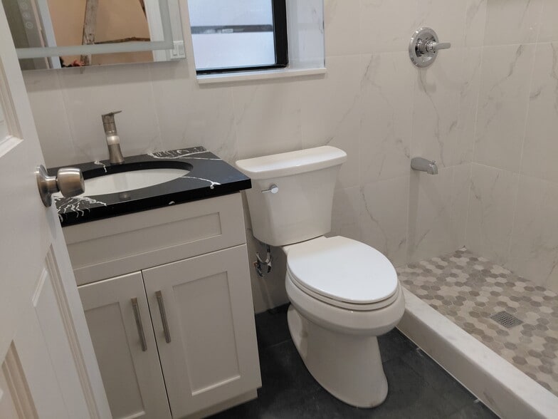 Building Photo - 9611 Church Ave