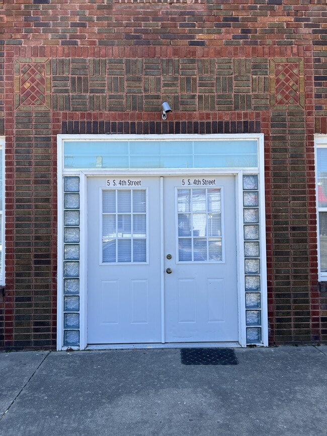 Building Photo - 5 S 4th St