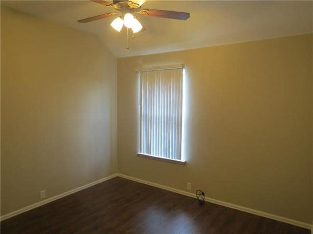 Building Photo - 633 Blue Sky Dr