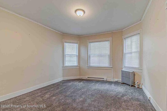 Building Photo - 815 Monroe Ave