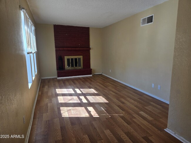 Building Photo - 1201 Terra Dr