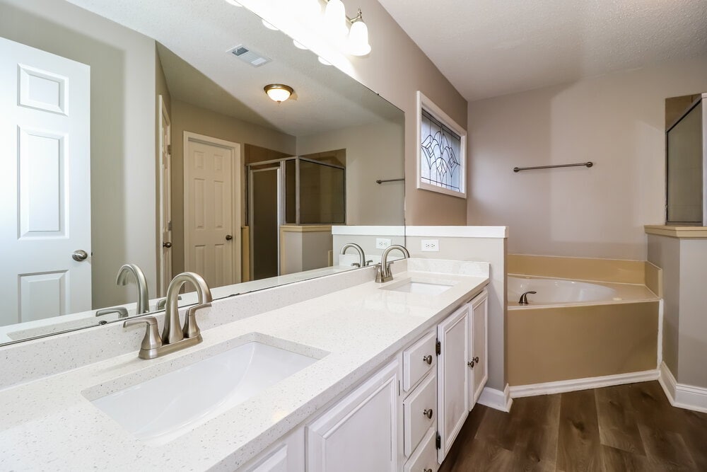 Building Photo - 8901 Raspberry Ln