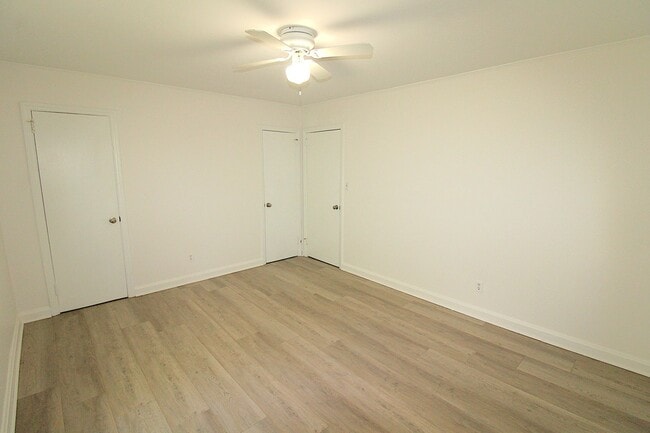 Building Photo - Cozy Remodeled Bungalow