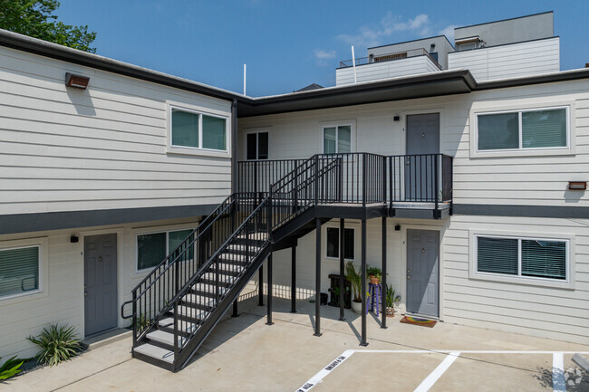 MFR Exterior Overview - Welch 14