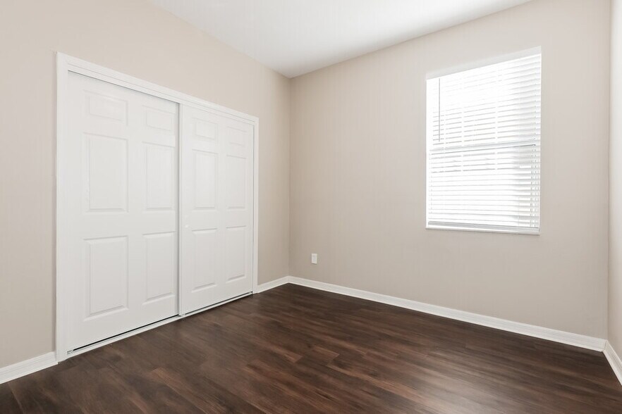 Building Photo - 425 Chimney Rock Dr