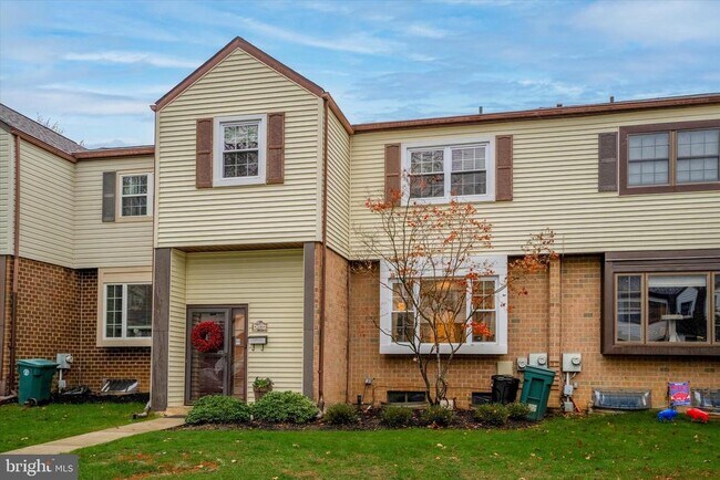 Primary Photo - 206 Birch Dr