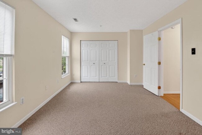 Building Photo - 158 Glen View Terrace