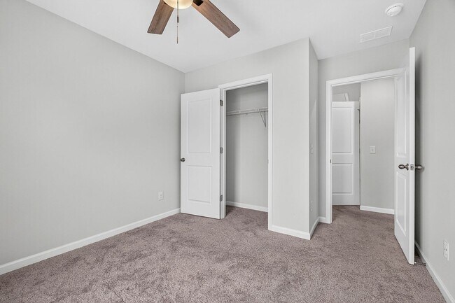 Building Photo - 5214 New Palm Ct