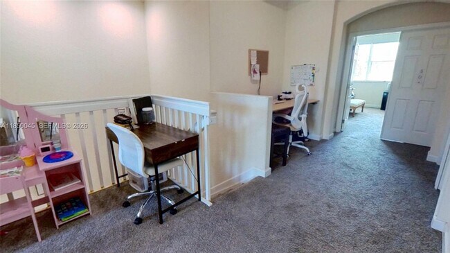 Building Photo - 1420 SE 26th Ave