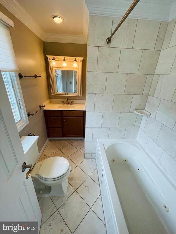 Building Photo - 7115 Warbler Ln