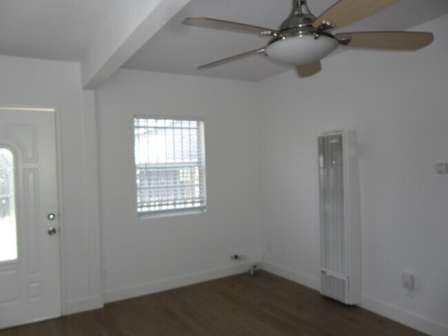 Building Photo - 307 N Shelton St